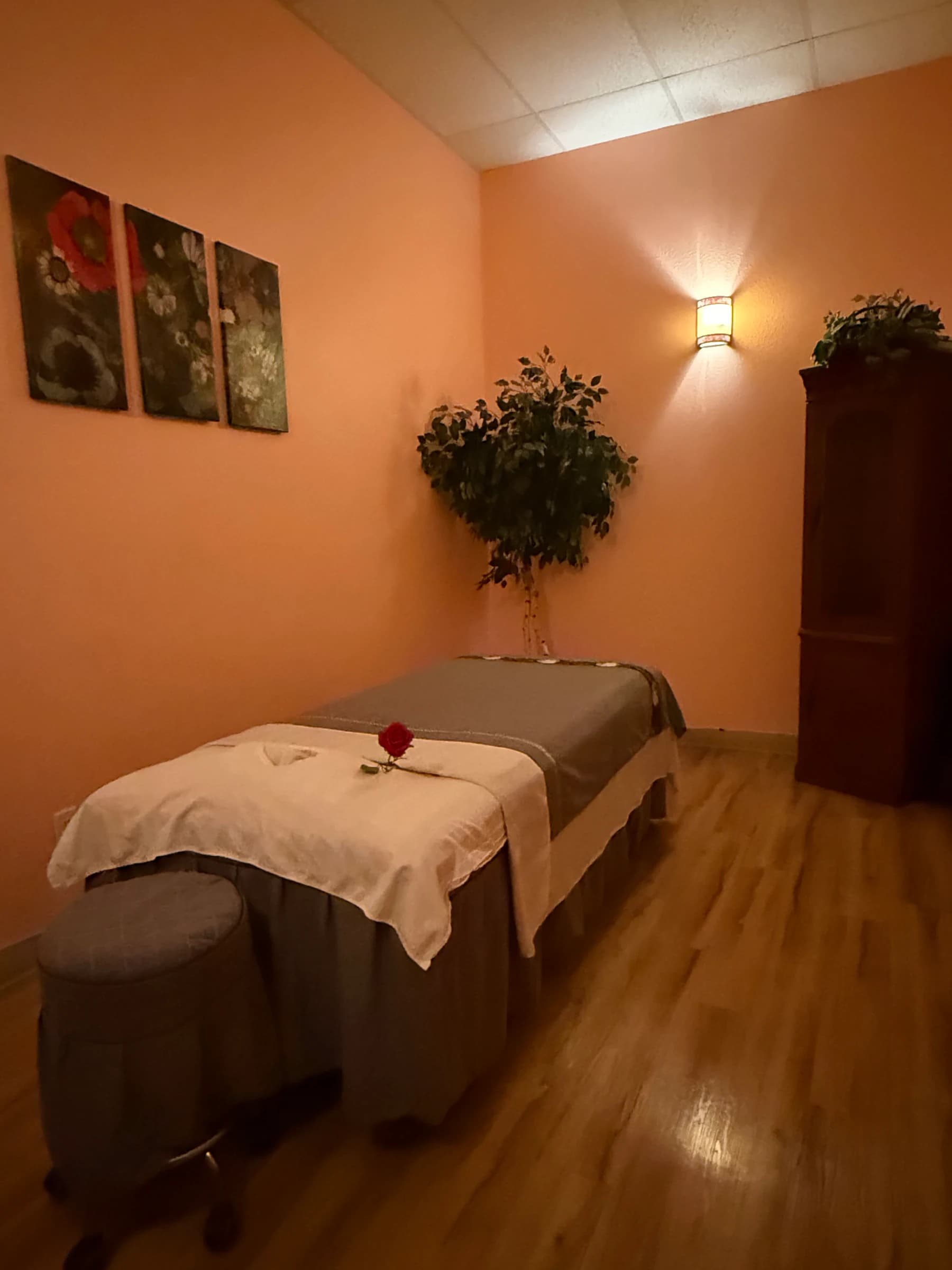 Cozy Massage Room With Wall Art