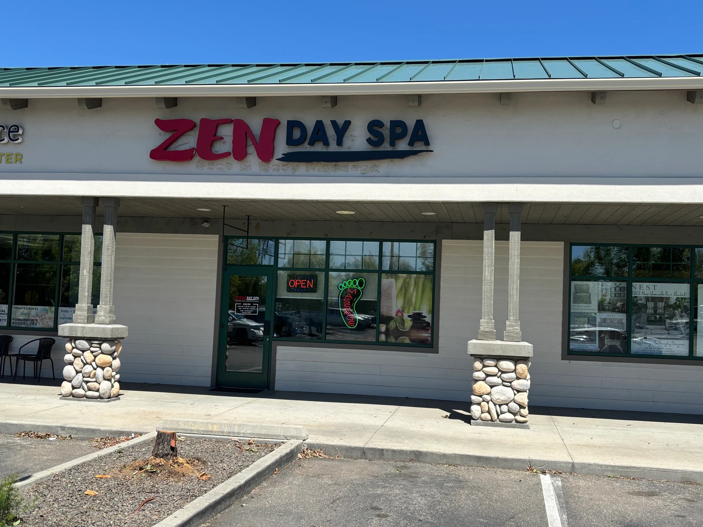 Medical massage therapeutic focused treatment room Zen spa editorial photo 131