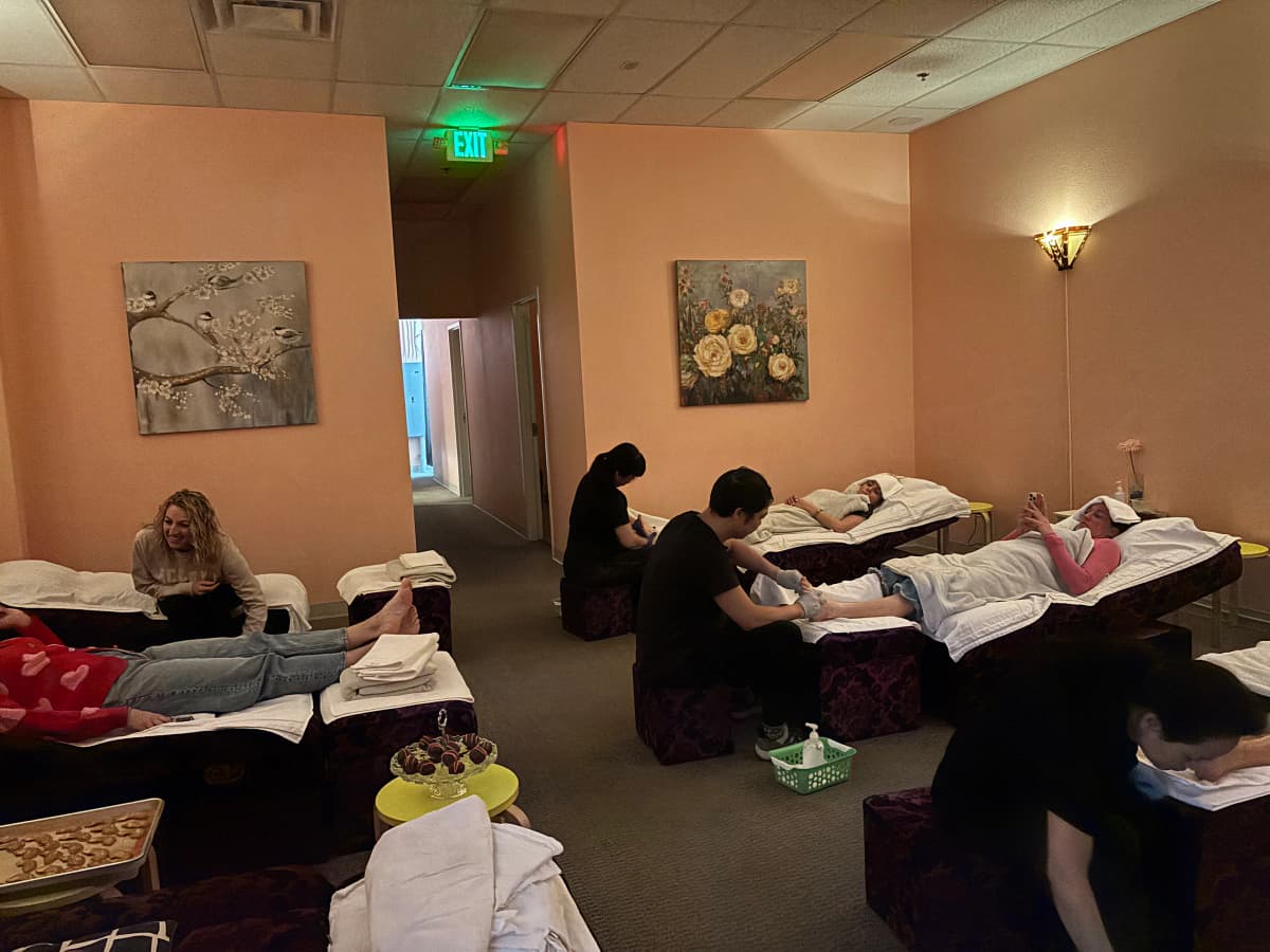 Relaxing Massage Room Interior Setup