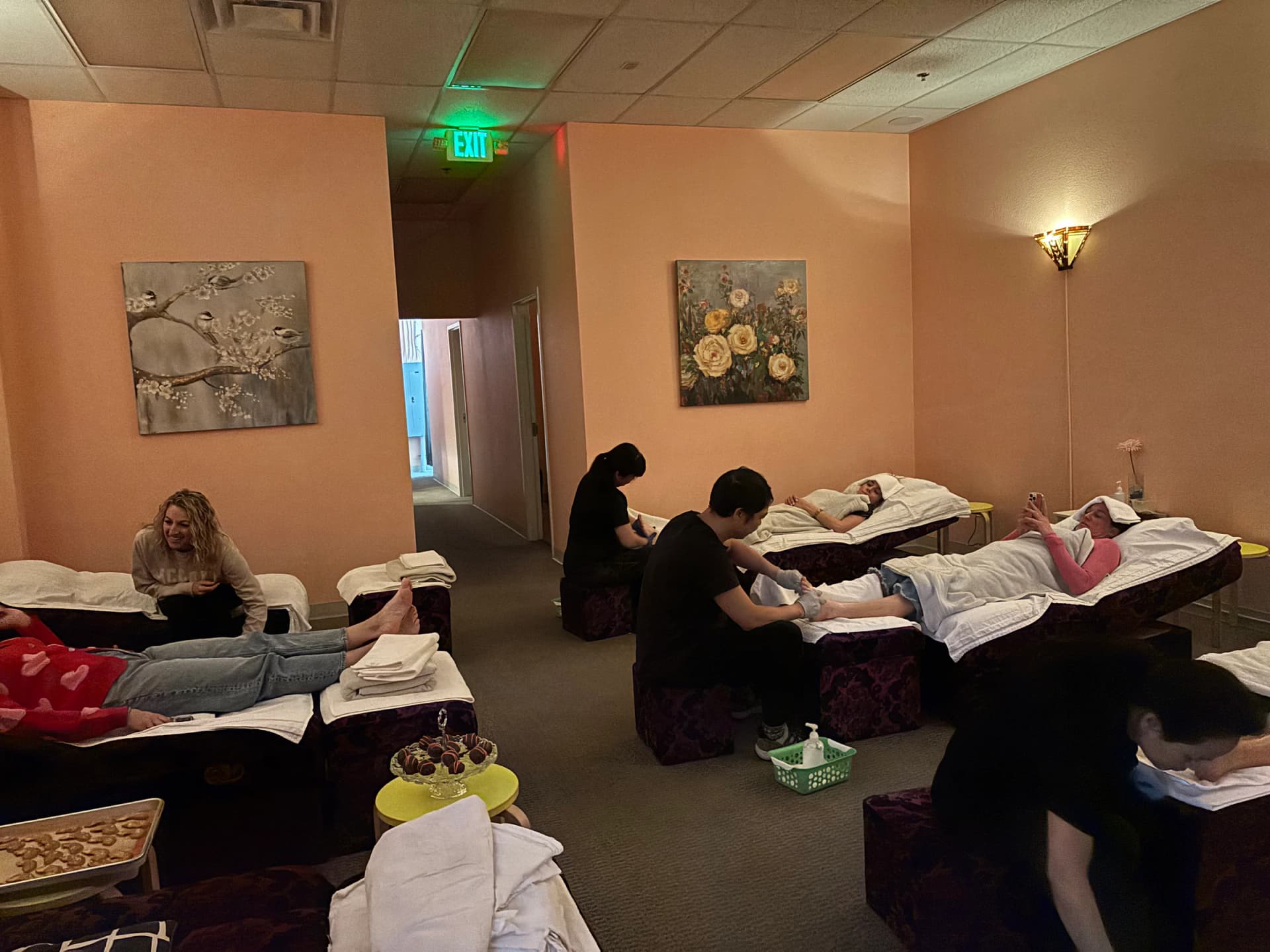 Relaxing Massage Room Interior Setup